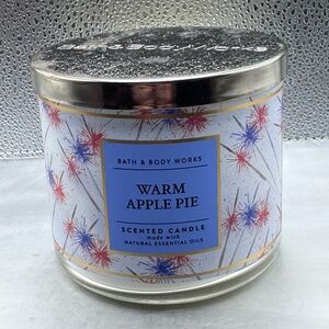 Bath & Body Works Warm Apple Pie 3 Wick Candle